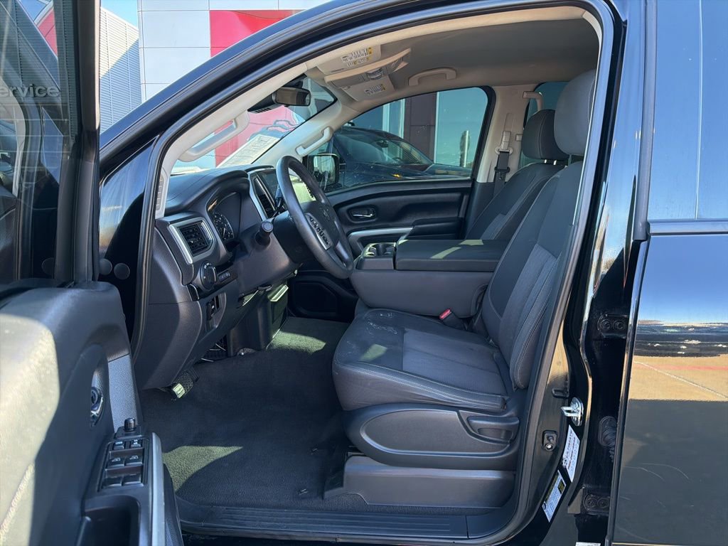 Used 2021 Nissan Titan SV AWD/4WD image 12