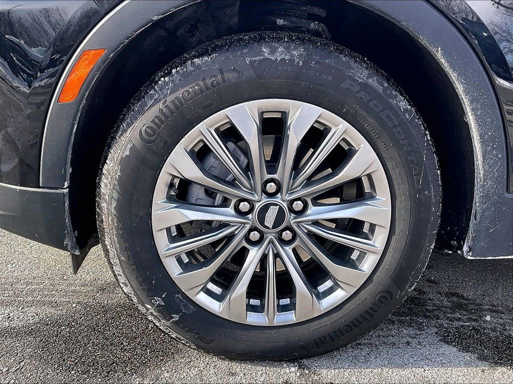 Used 2025 Cadillac XT4 Premium Luxury image 7