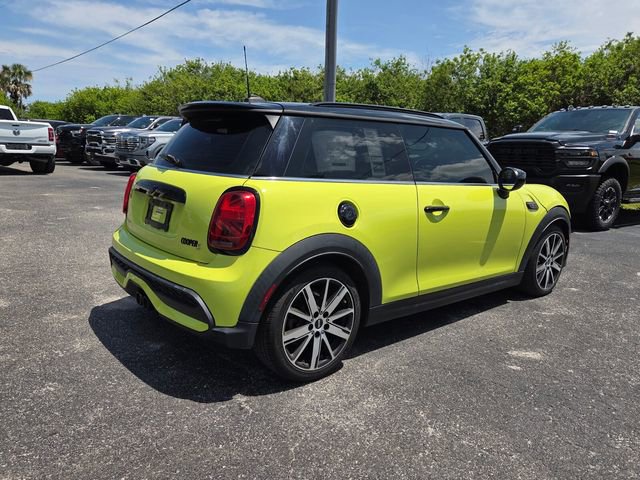 Used 2024 MINI Cooper S w/ Signature Upholstery Package FWD image 9