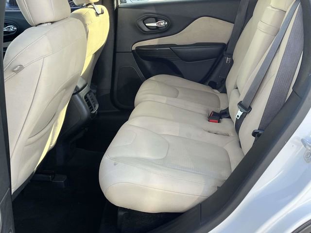 Used 2016 Jeep Cherokee Latitude image 15