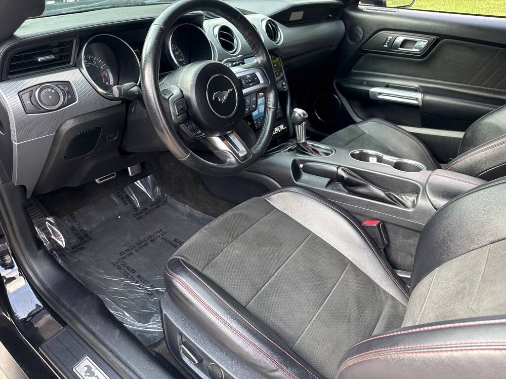 Used 2017 Ford Mustang GT Premium w/ Equipment Group 401A RWD image 16