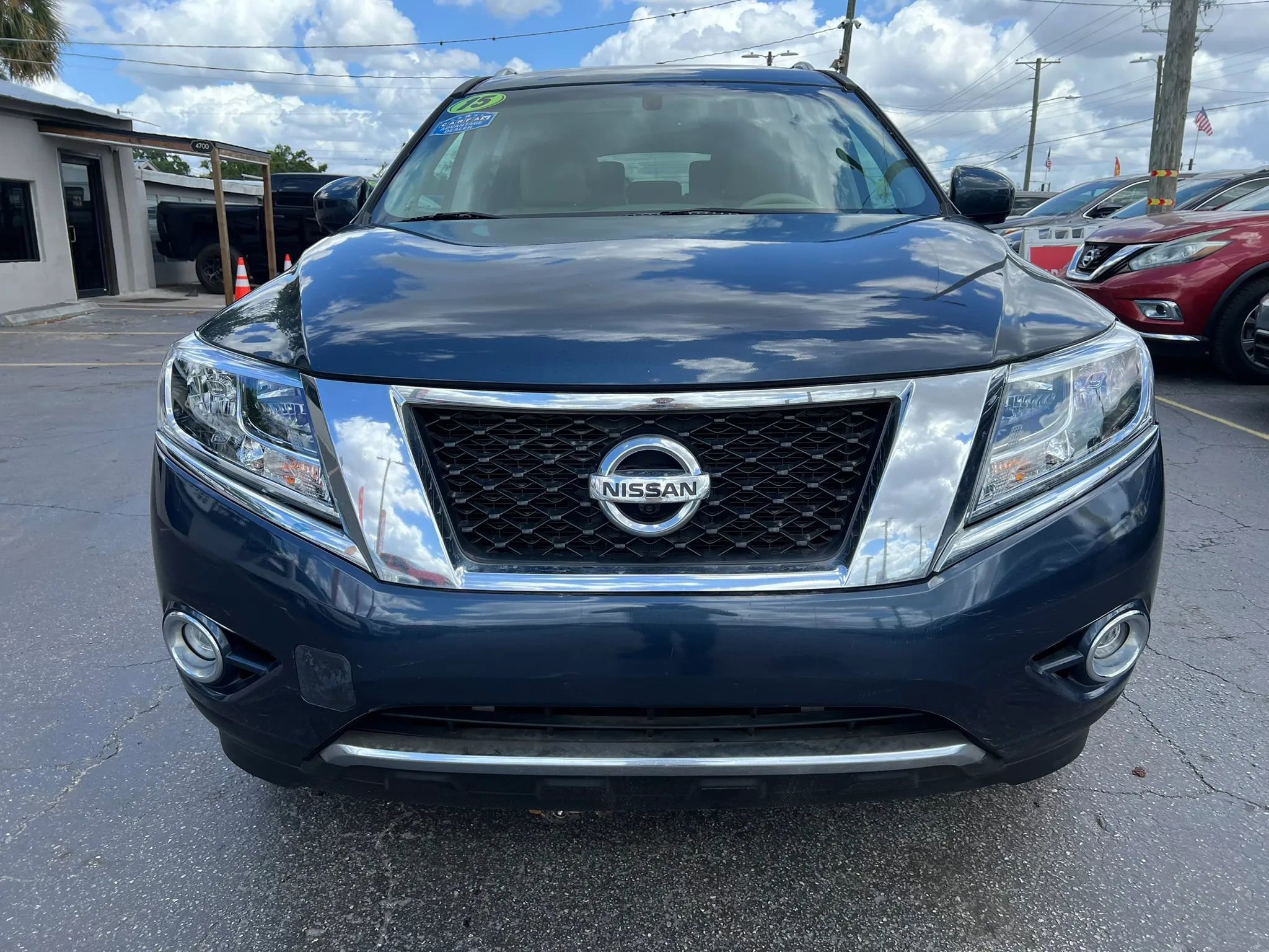 Used 2015 Nissan Pathfinder Platinum w/ Cargo Package FWD image 3