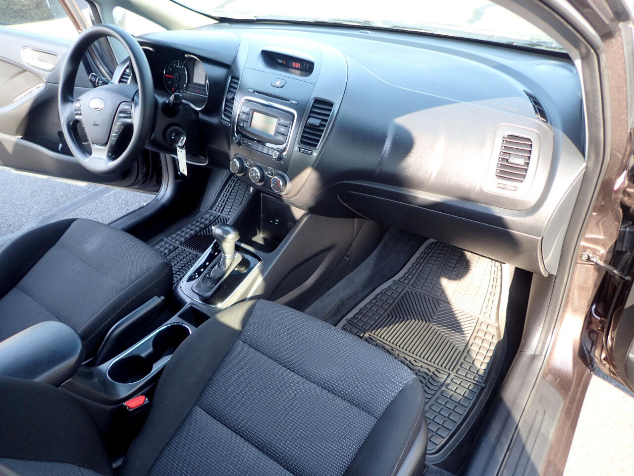 Used 2018 Kia Forte LX FWD image 12