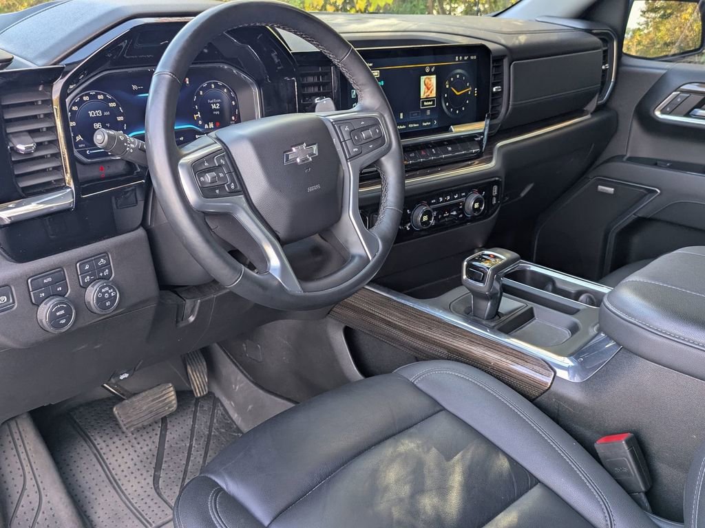 Used 2024 Chevrolet Silverado 1500 RST w/ Dark Appearance Package image 18