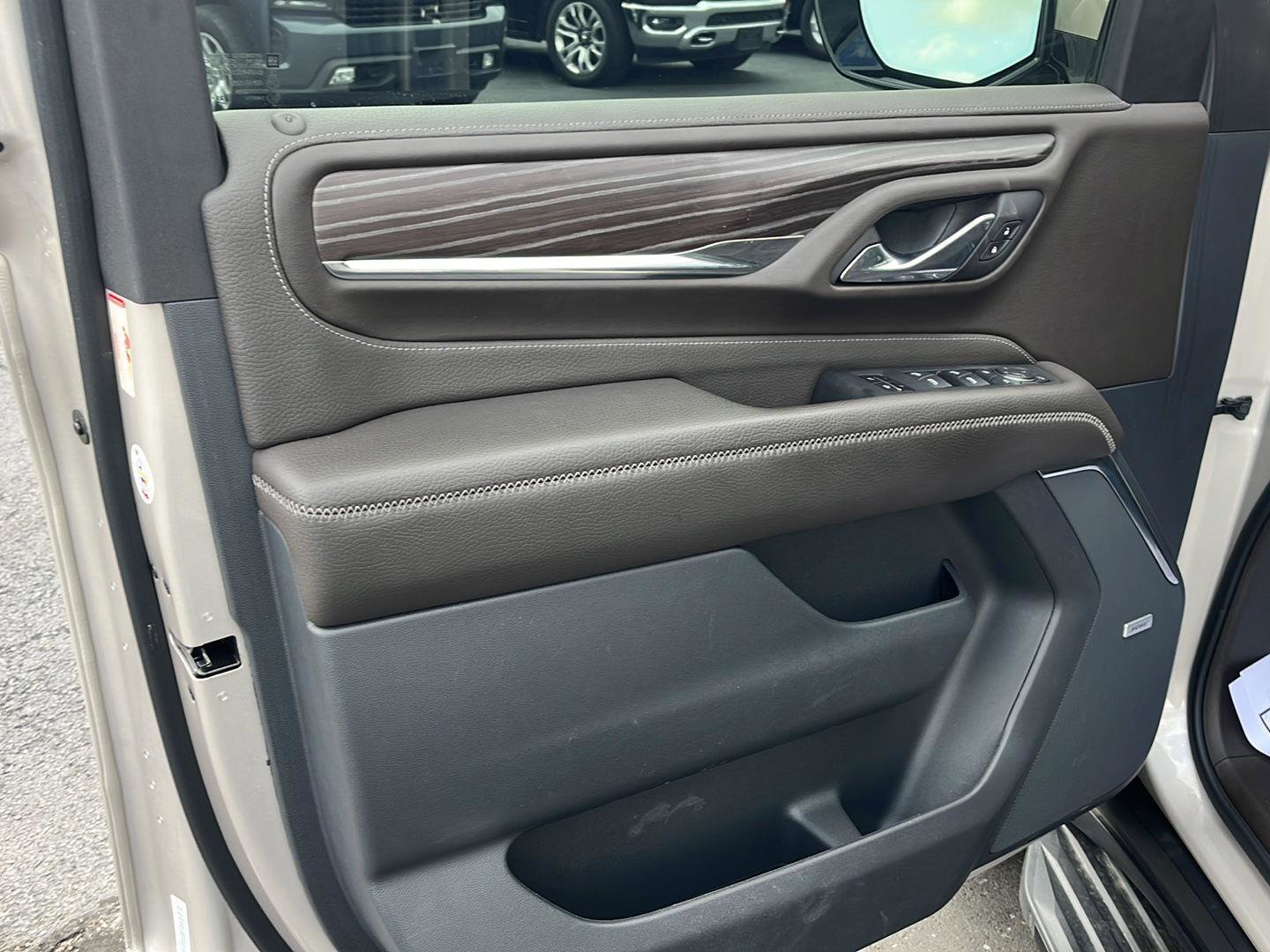 Used 2024 GMC Yukon Denali w/ Advanced Technology Package image 21