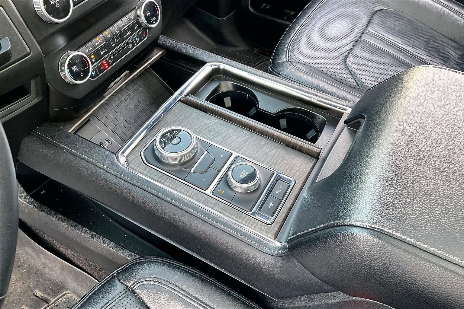 Used 2021 Ford Expedition Max Limited image 12