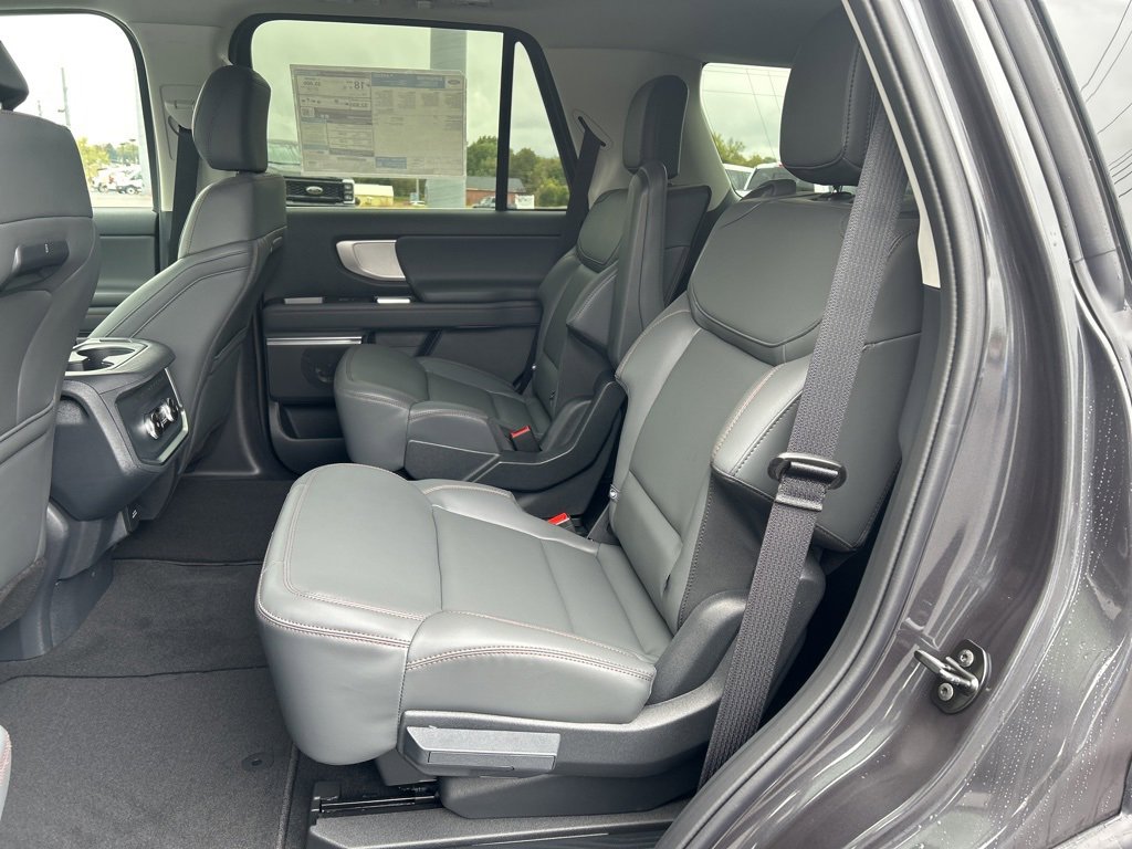 New 2025 Ford Expedition Active image 13
