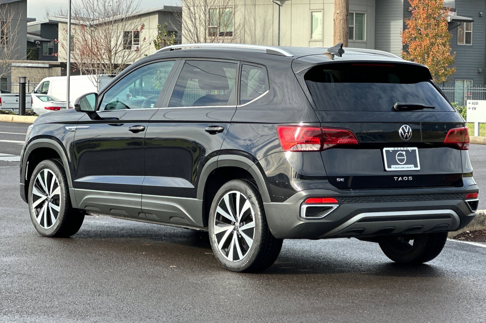 Used 2022 Volkswagen Taos SE image 5