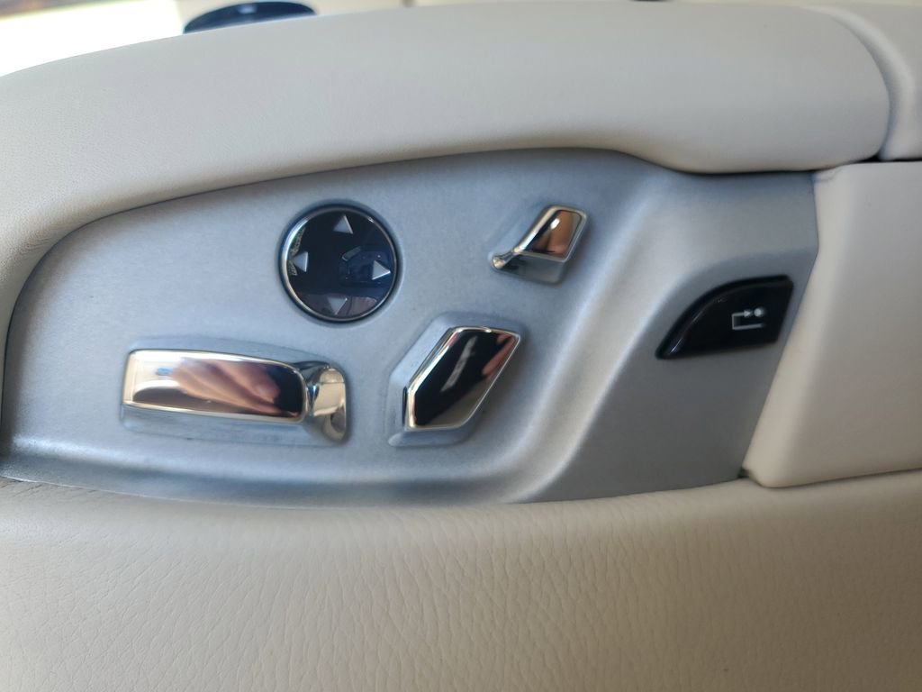 Used 2011 Rolls-Royce Ghost image 13