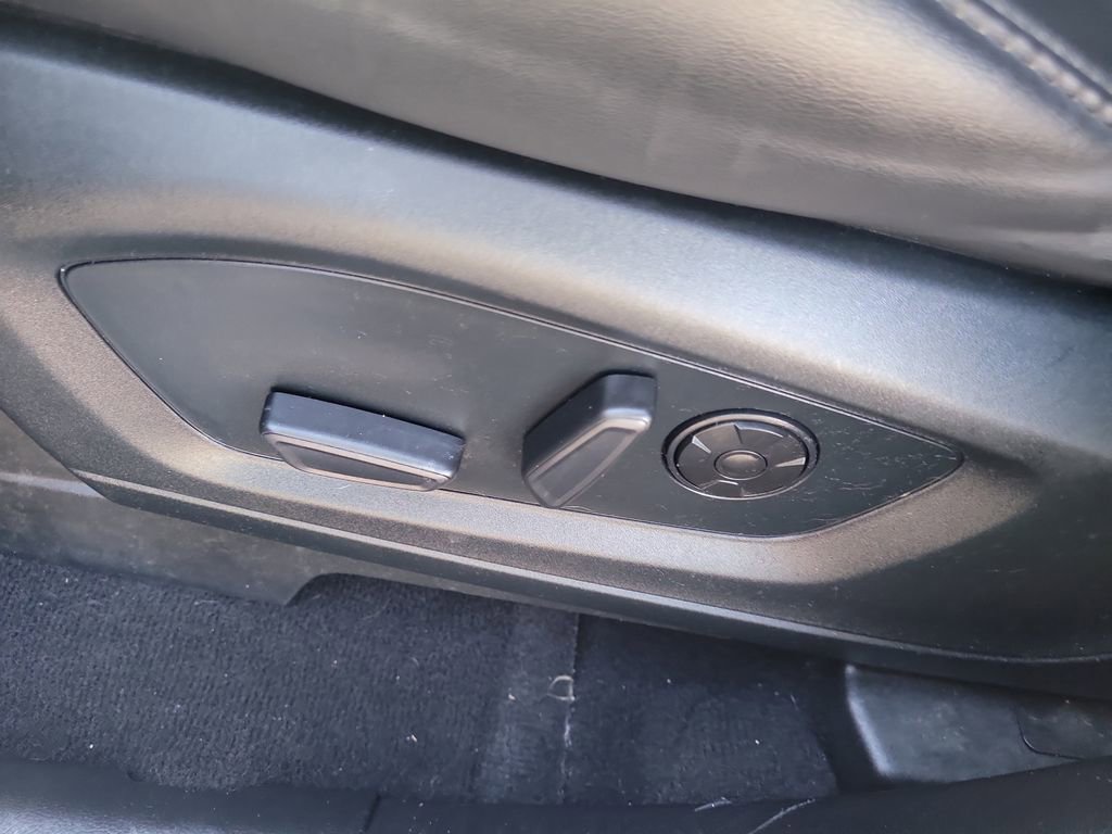 Certified 2022 Ford Explorer Platinum w/ Equipment Group 601A AWD/4WD image 21