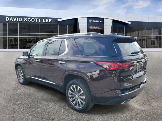 Used 2023 Chevrolet Traverse Premier w/ LPO, Cargo Package FWD image 3