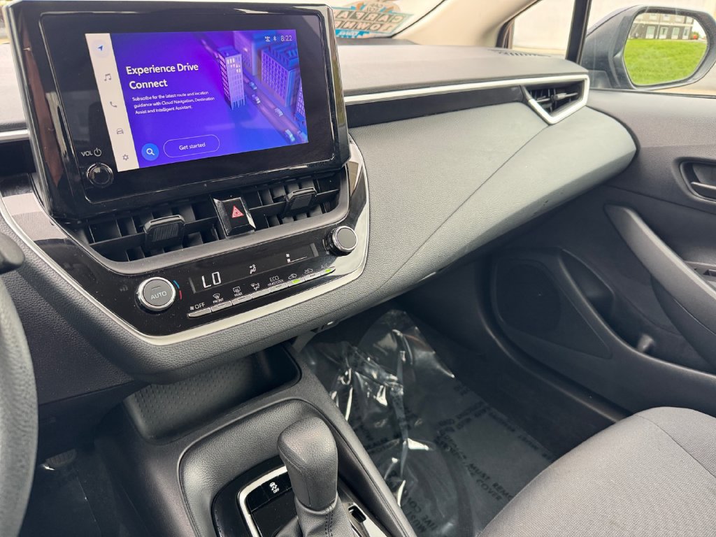 Used 2025 Toyota Corolla LE FWD image 29