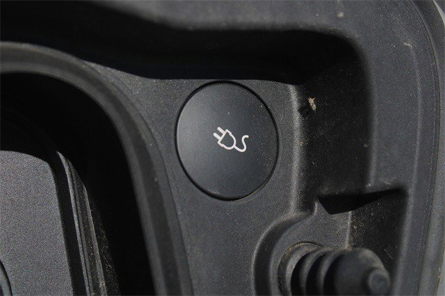 Used 2021 Volvo XC40 P8 Recharge w/ Advanced Package image 10