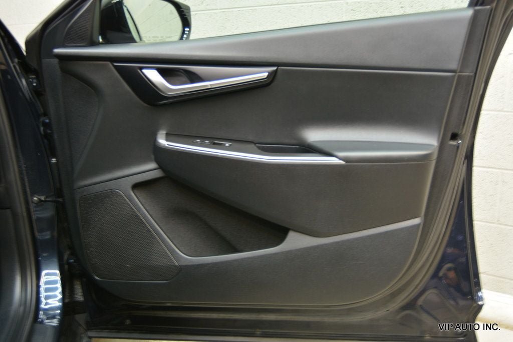 Used 2022 Kia EV6 Light RWD image 8