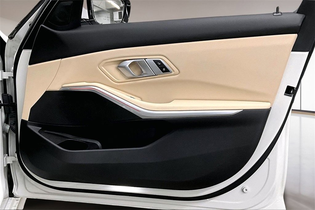 Used 2019 BMW 330i Sedan w/ Driving Assistance Package image 26