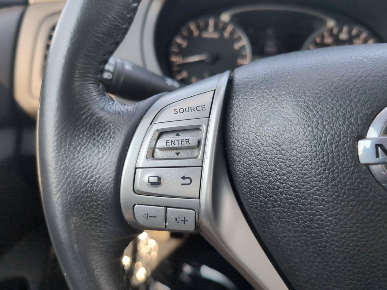Used 2016 Nissan Altima 2.5 SV FWD image 18