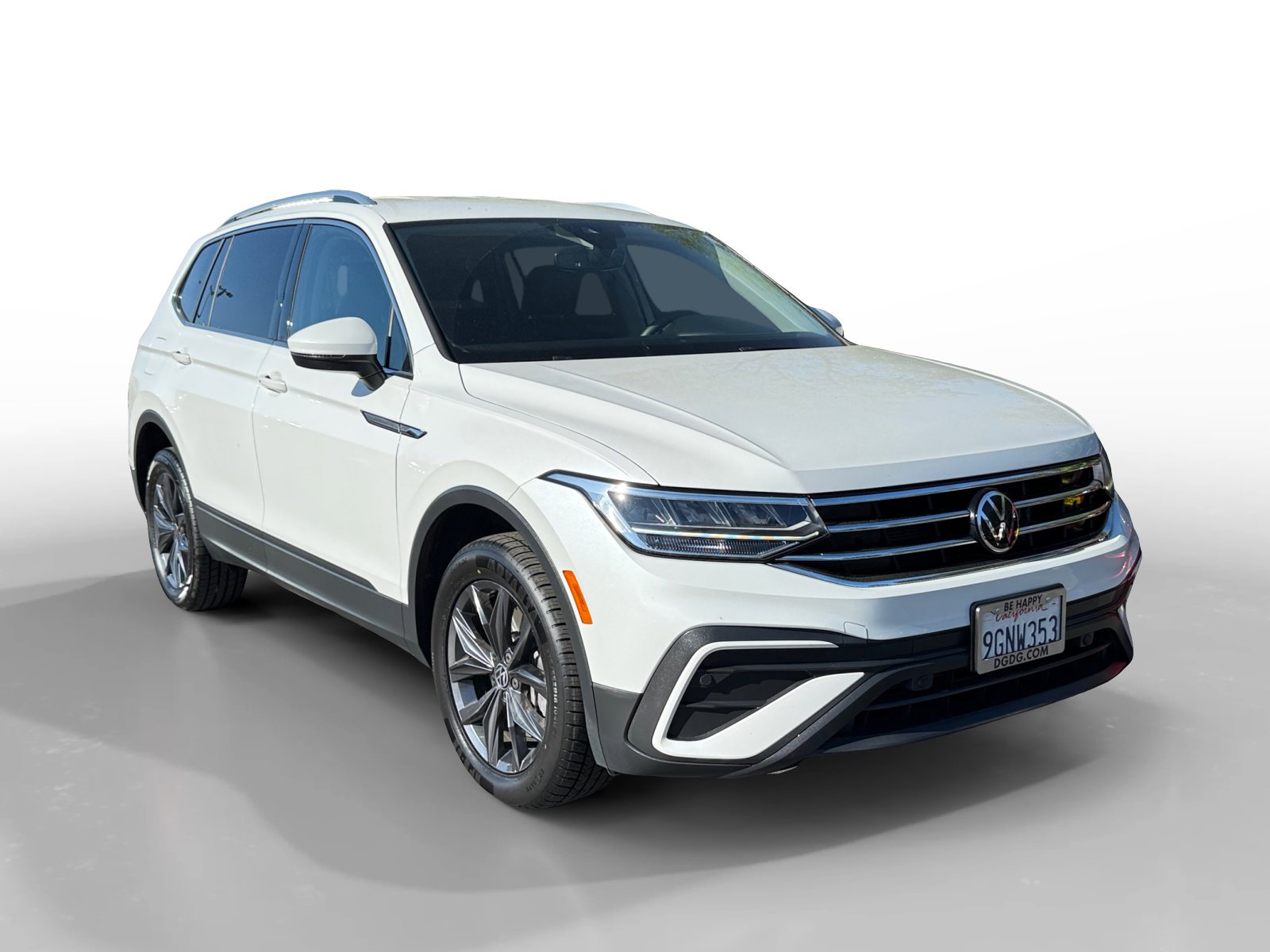 Used 2023 Volkswagen Tiguan SE image 7