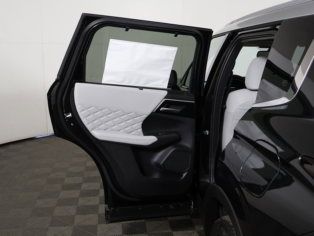 New 2025 Mitsubishi Outlander SEL image 27