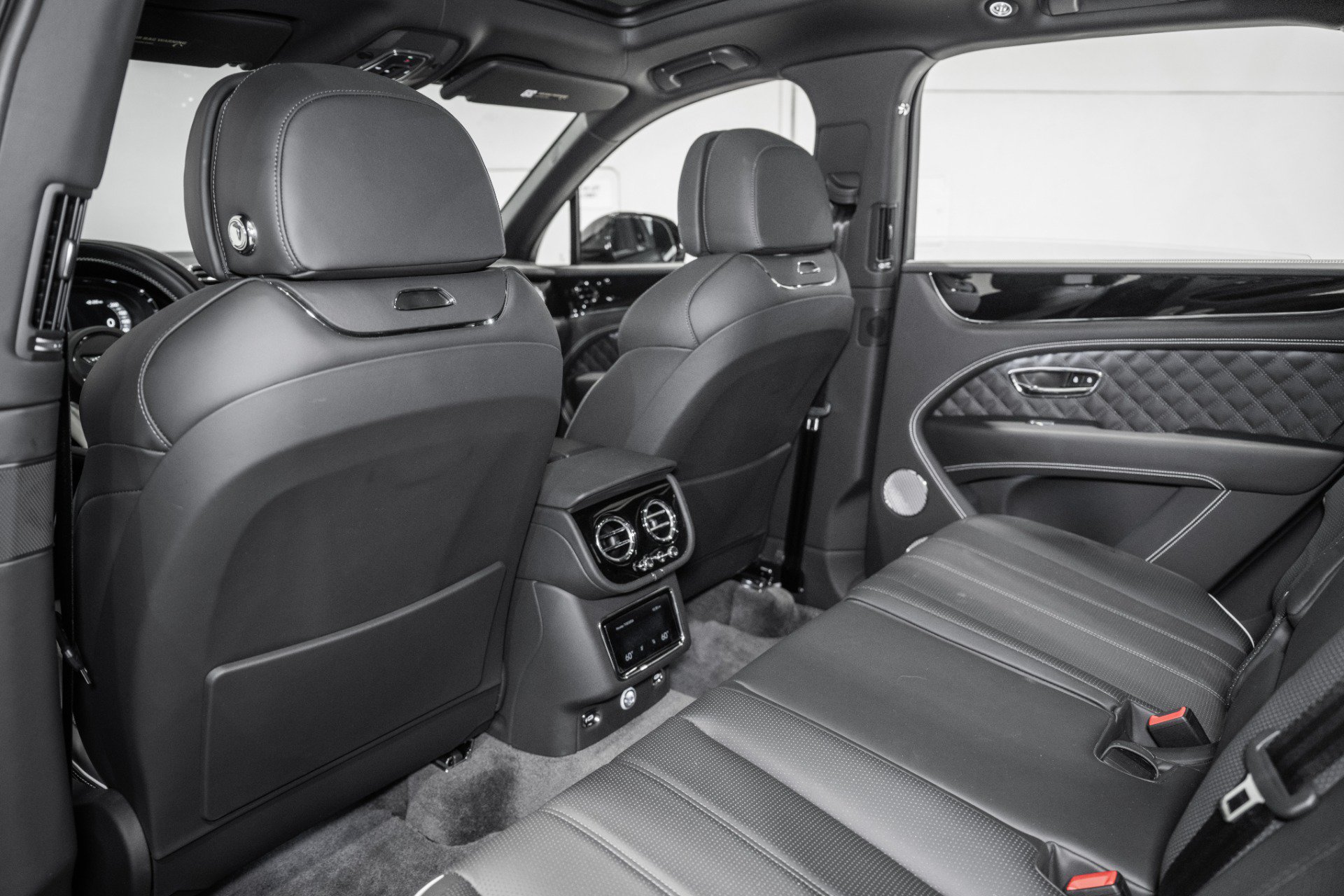 New 2024 Bentley Bentayga AWD/4WD image 21