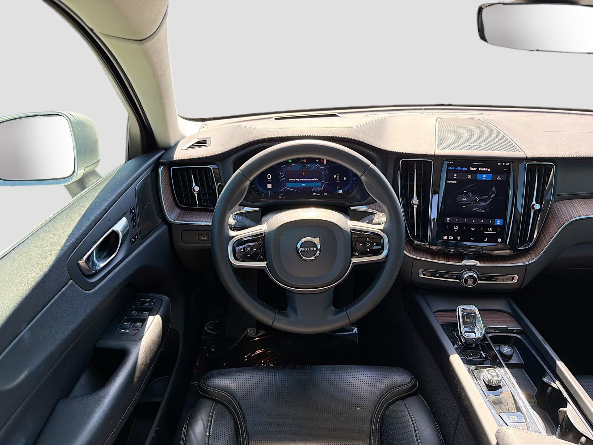 Used 2023 Volvo XC60 B5 Ultimate w/ Climate Package image 18