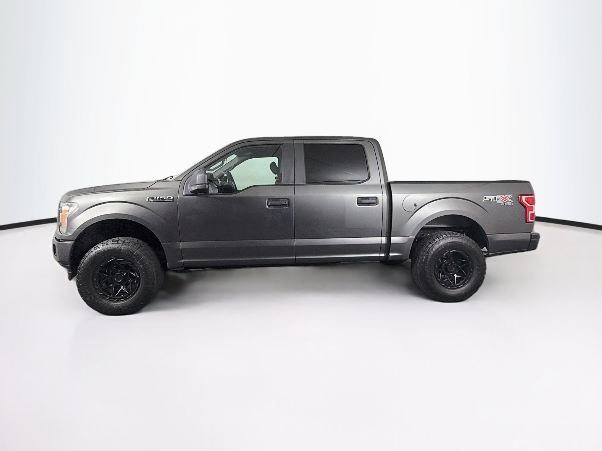 Used 2018 Ford F150 XL w/ Equipment Group 101A Mid AWD/4WD image 4