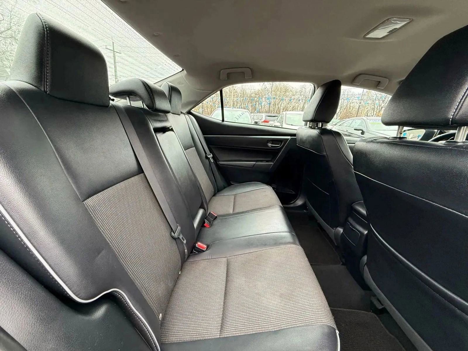 Used 2015 Toyota Corolla S image 44