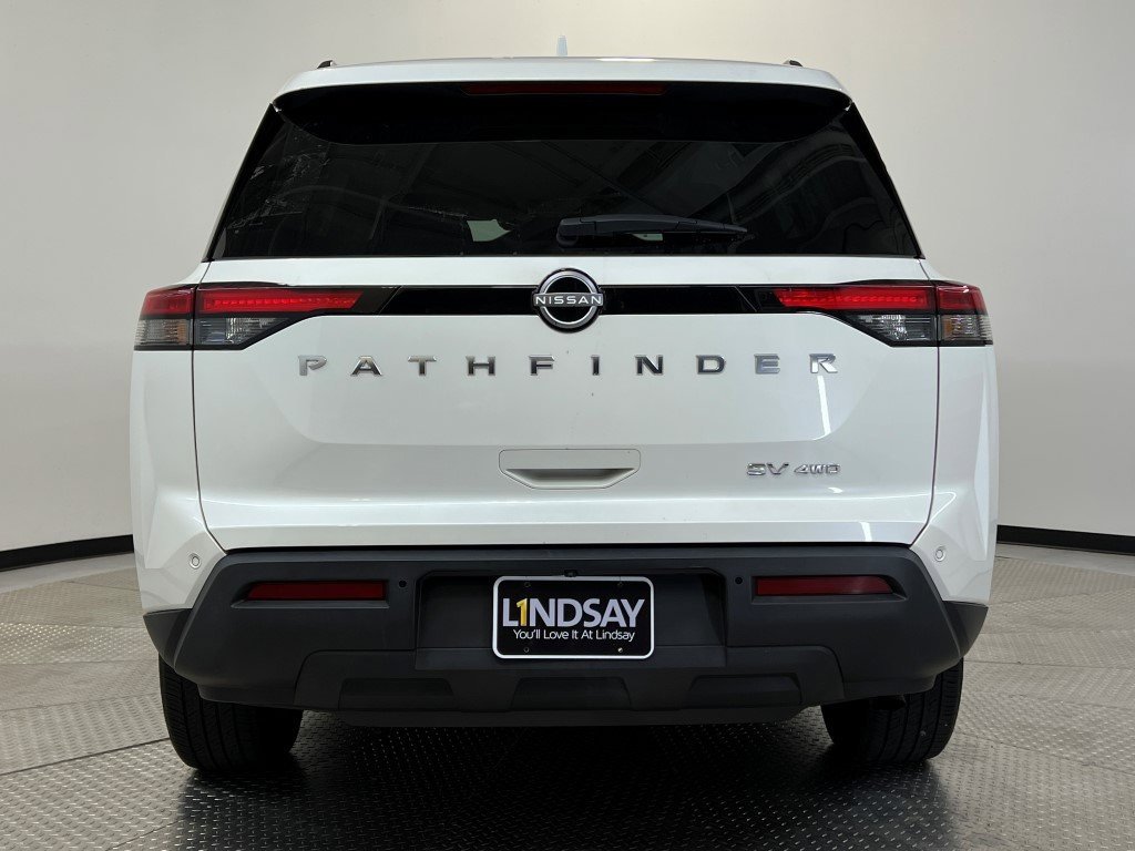 Used 2024 Nissan Pathfinder SV image 6