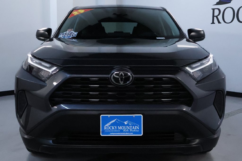 Used 2025 Toyota RAV4 LE AWD/4WD image 2