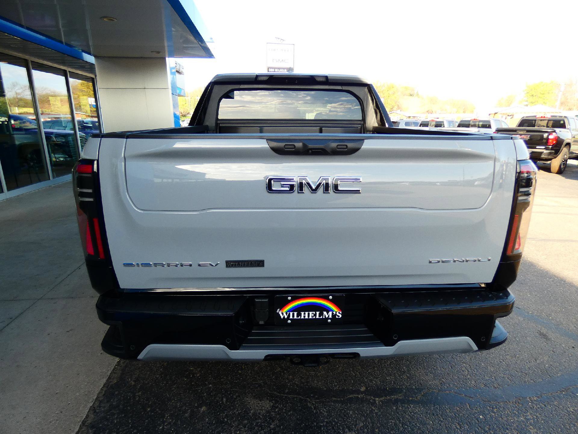 New 2025 GMC Sierra EV Denali image 4