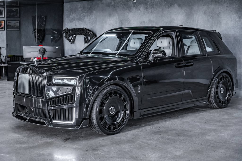 Used 2025 Rolls-Royce Cullinan AWD/4WD image 4