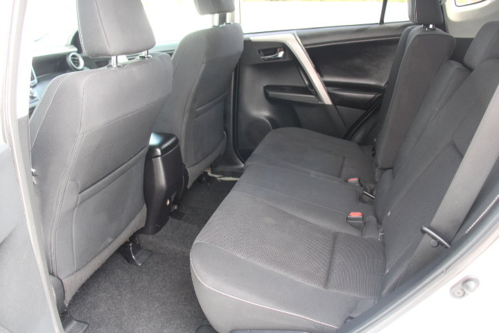 Used 2018 Toyota RAV4 XLE FWD image 13