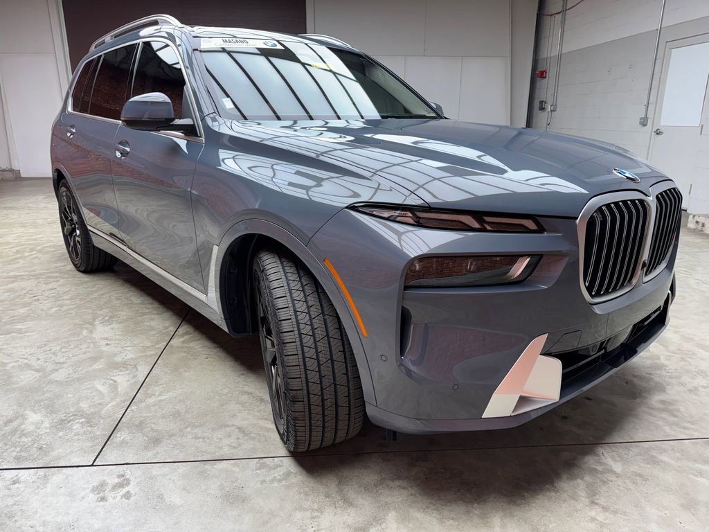 Certified 2025 BMW X7 xDrive40i w/ Executive Package image 8