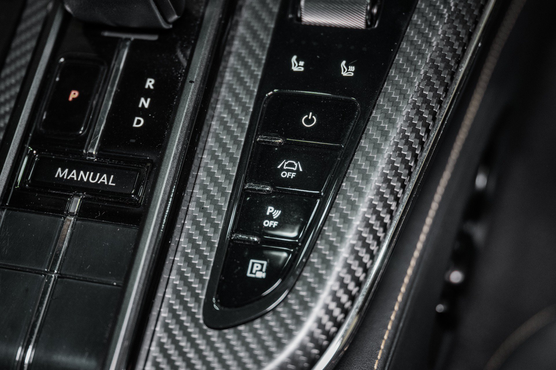 Used 2025 Aston Martin V8 Vantage Coupe RWD image 31