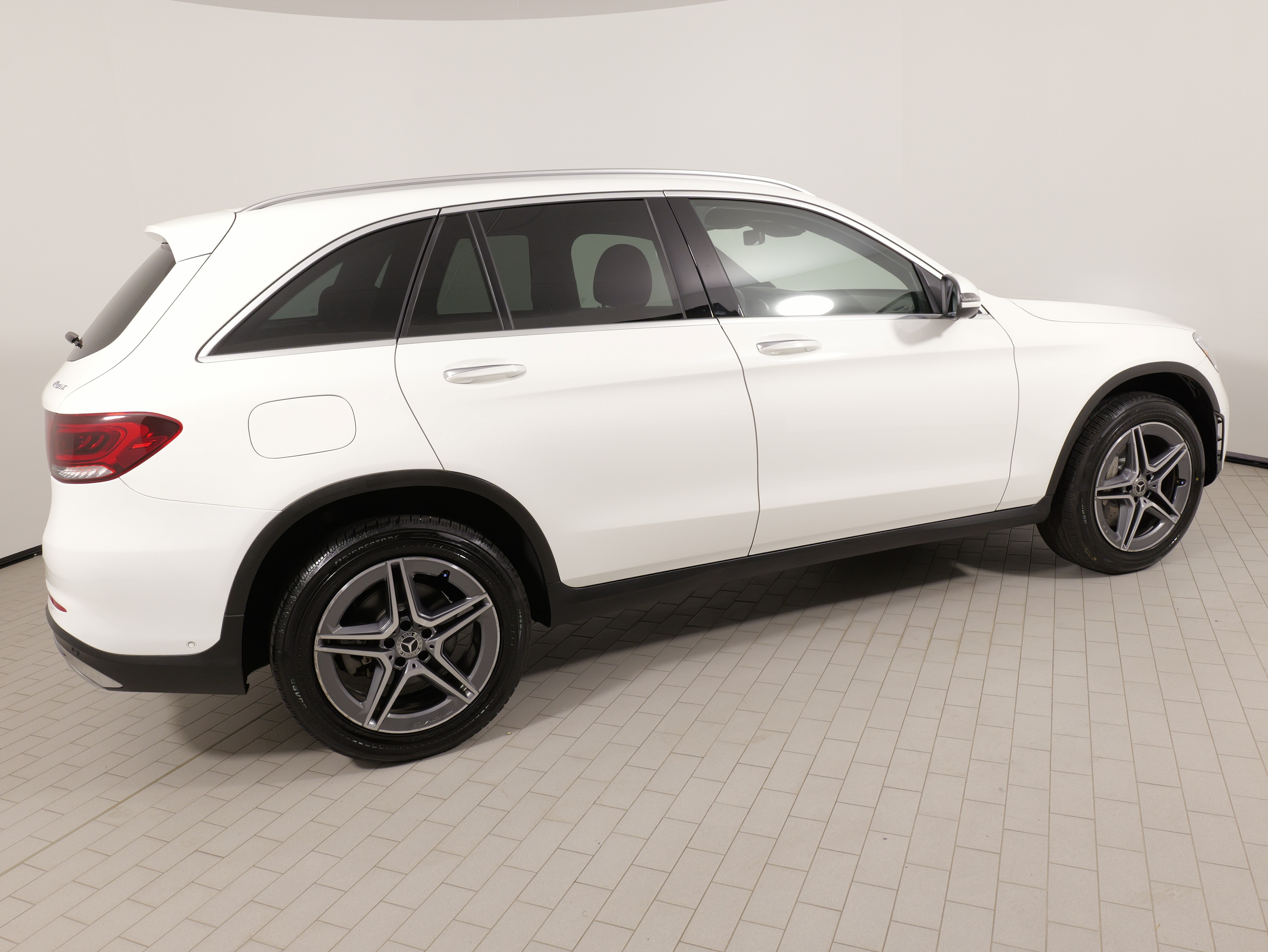 Used 2022 Mercedes-Benz GLC 300 4MATIC image 9