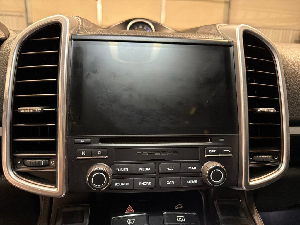 Used 2018 Porsche Cayenne Platinum Edition AWD/4WD image 20