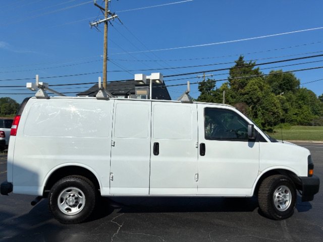 Used 2021 Chevrolet Express 3500 w/ Driver Convenience Package RWD image 11