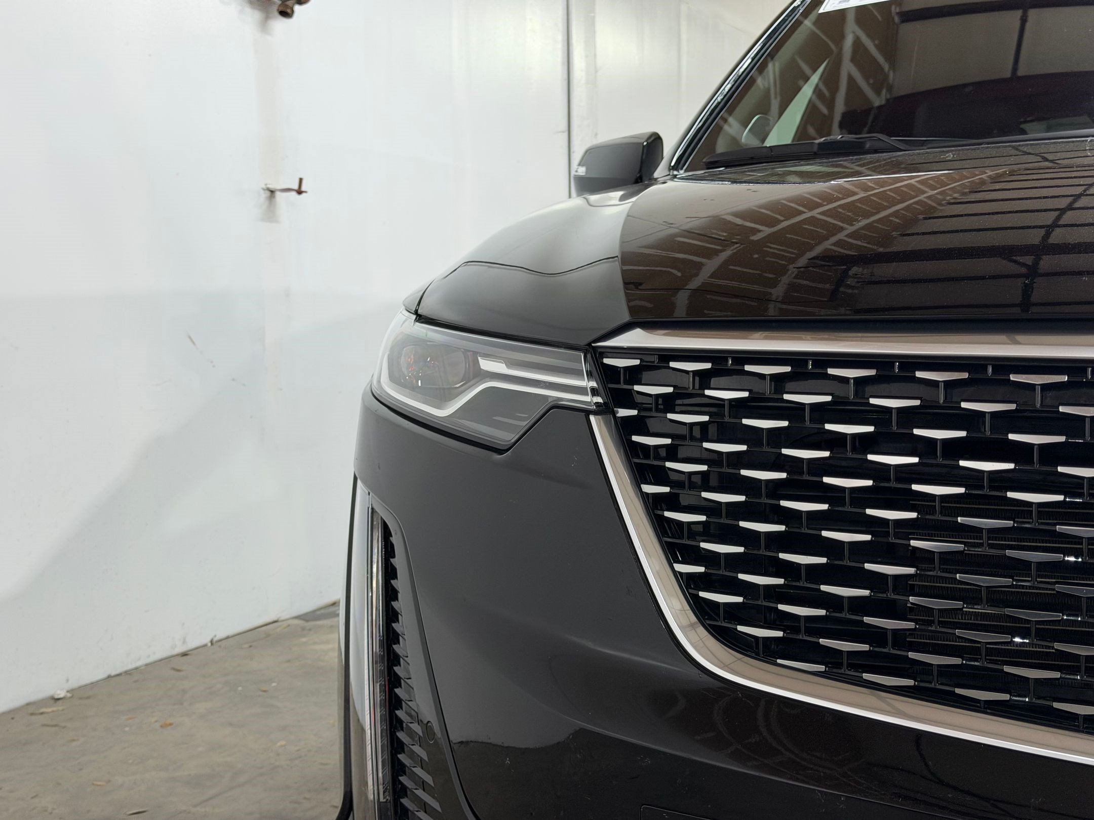 Used 2024 Cadillac XT6 Premium Luxury FWD image 10
