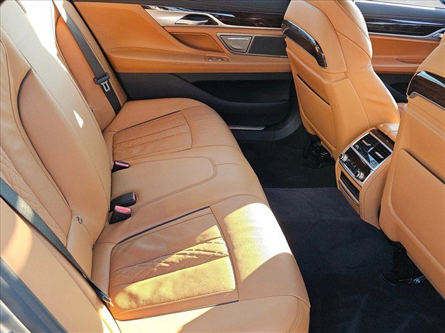 Used 2021 BMW 750i xDrive w/ M Sport Package AWD/4WD image 21