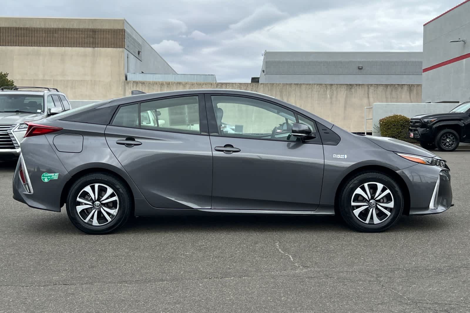 Certified 2017 Toyota Prius Prime Plus w/ Carpet Mat Package FWD image 6