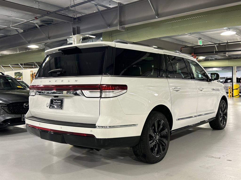 Certified 2022 Lincoln Navigator L Reserve AWD/4WD image 2