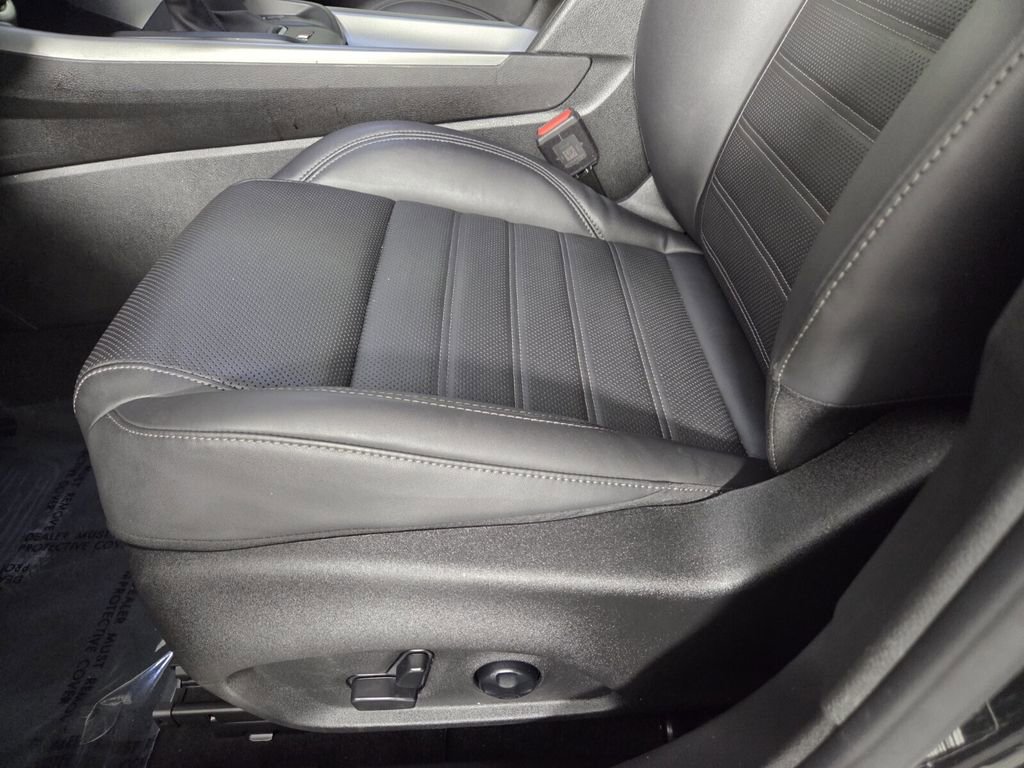 Used 2025 Alfa Romeo Tonale Veloce w/ Premium Package image 13