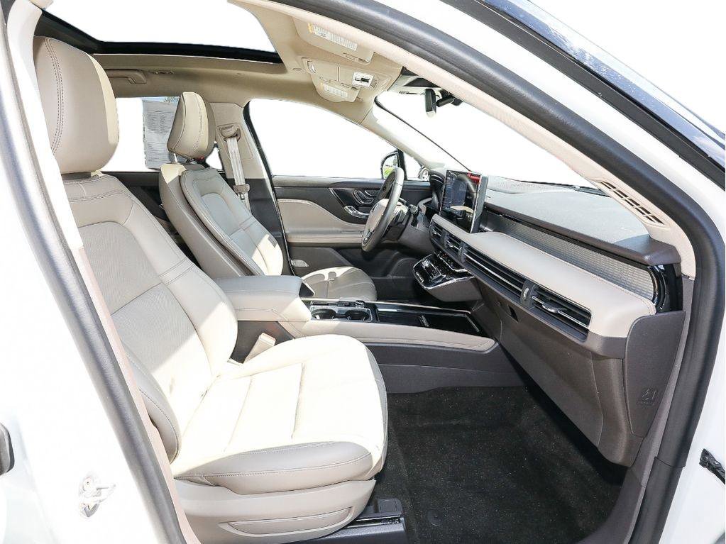 Used 2024 Lincoln Corsair AWD w/ Equipment Group 101A image 21