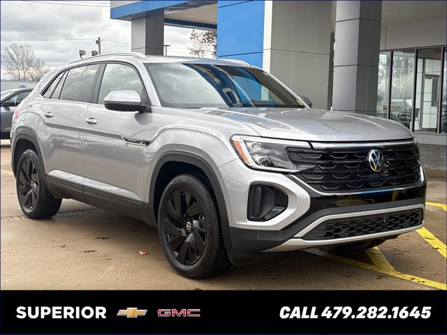 Used 2025 Volkswagen Atlas Cross Sport SE image 1
