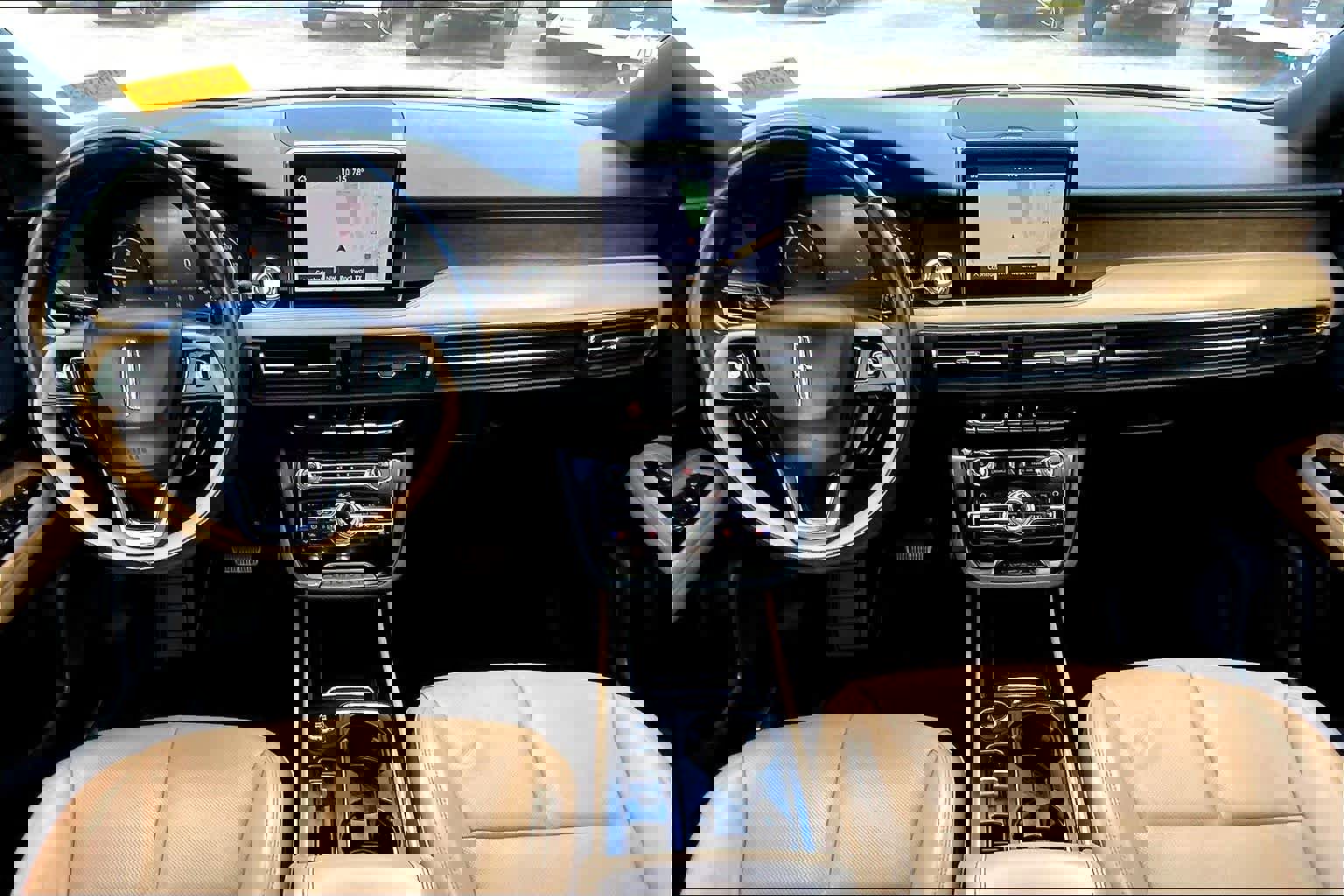 Used 2020 Lincoln Corsair Reserve image 13