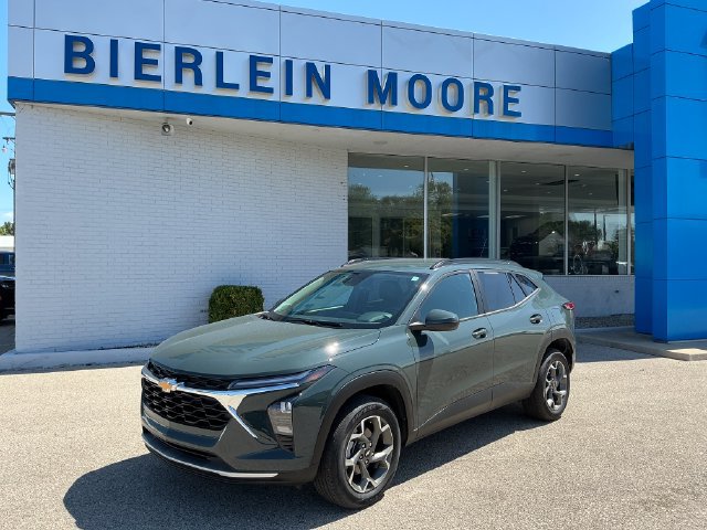 Used 2025 Chevrolet Trax LT w/ LT Convenience Package