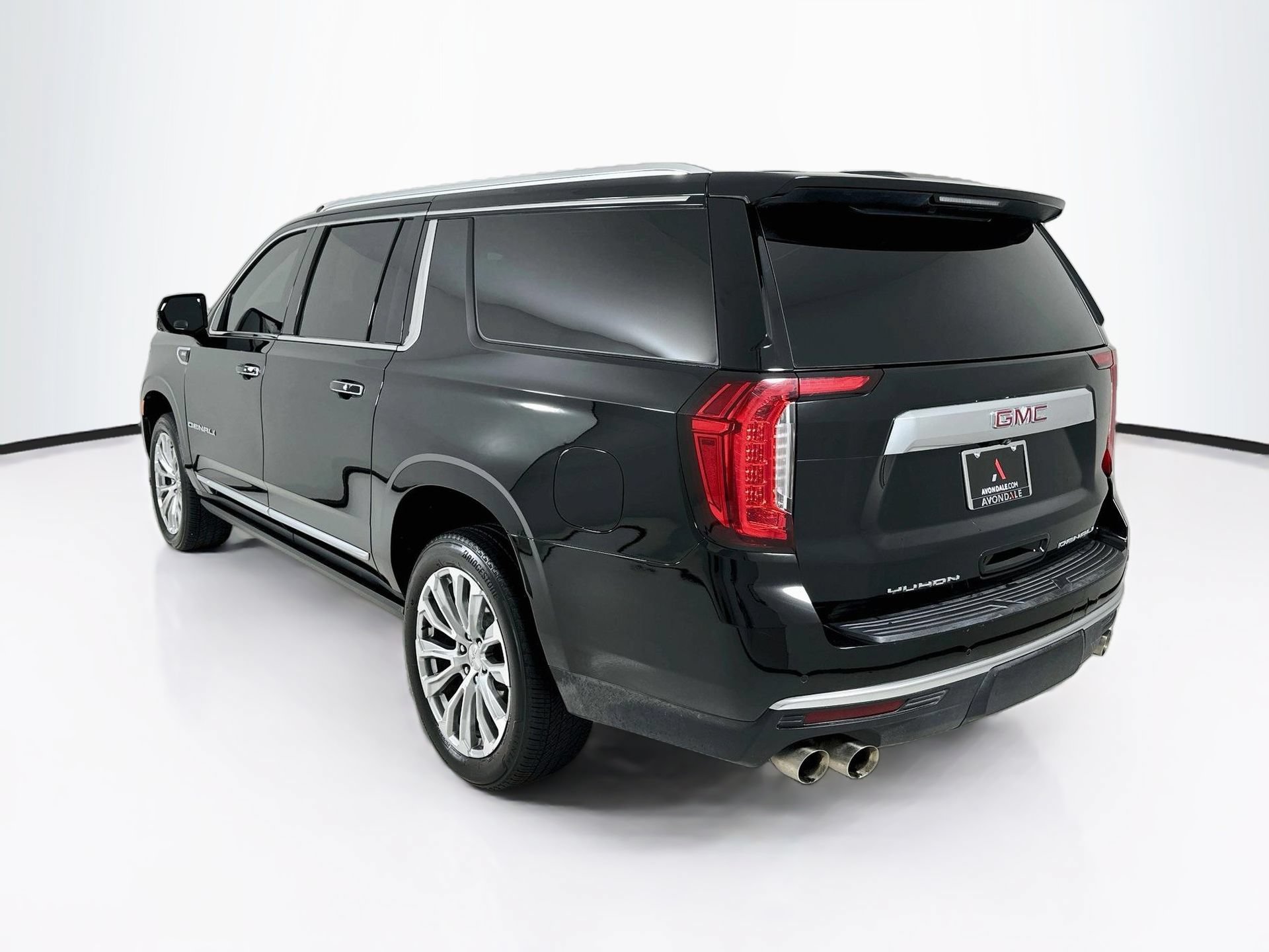 Used 2024 GMC Yukon XL Denali w/ LPO, Floor Liner Package AWD/4WD image 6