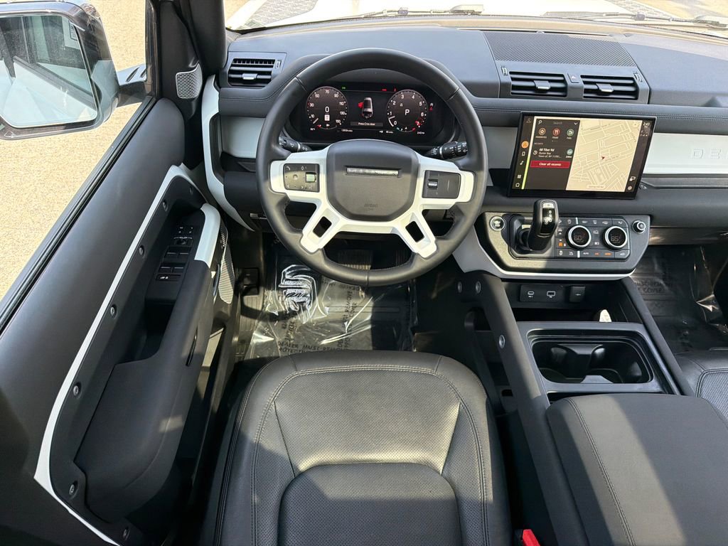 Used 2023 Land Rover Defender 130 S image 24