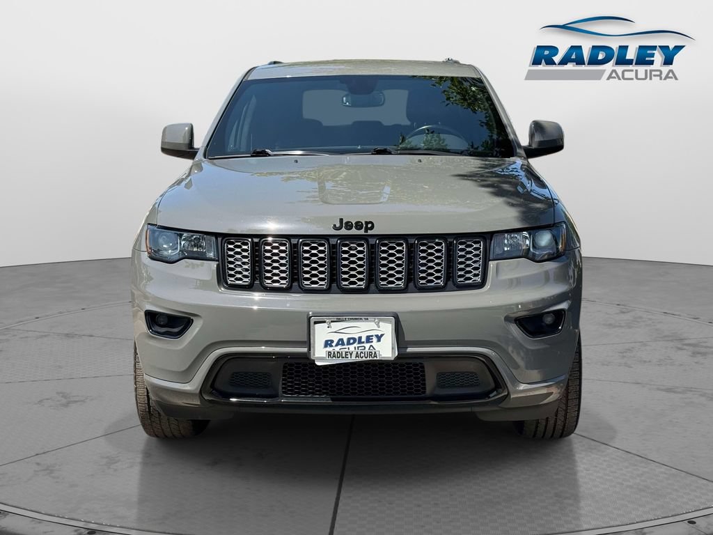 Used 2020 Jeep Grand Cherokee Altitude AWD/4WD image 2