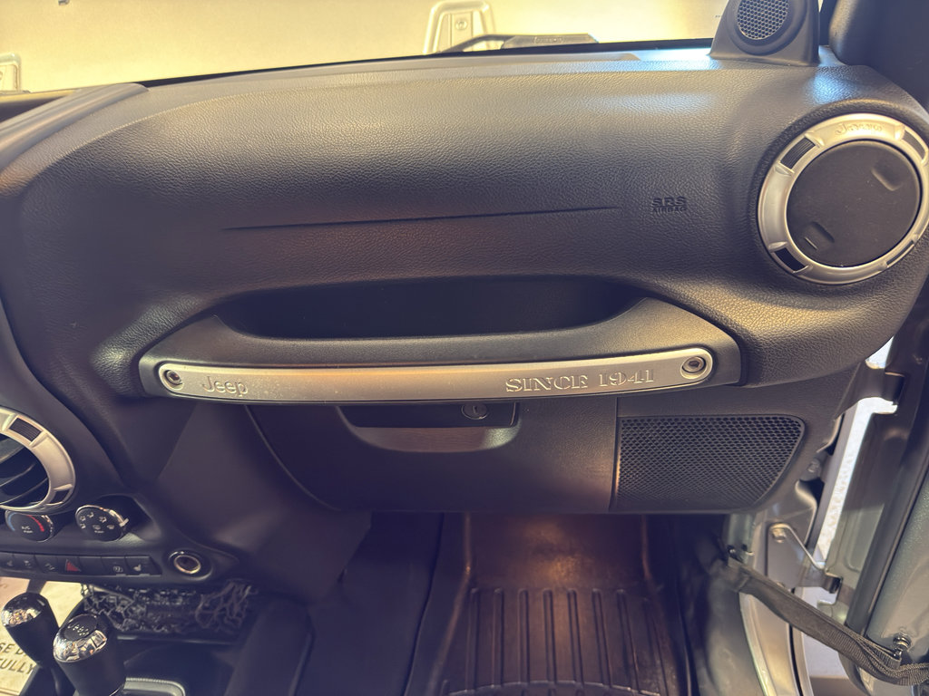 Used 2013 Jeep Wrangler Unlimited Sahara w/ Connectivity Group image 20