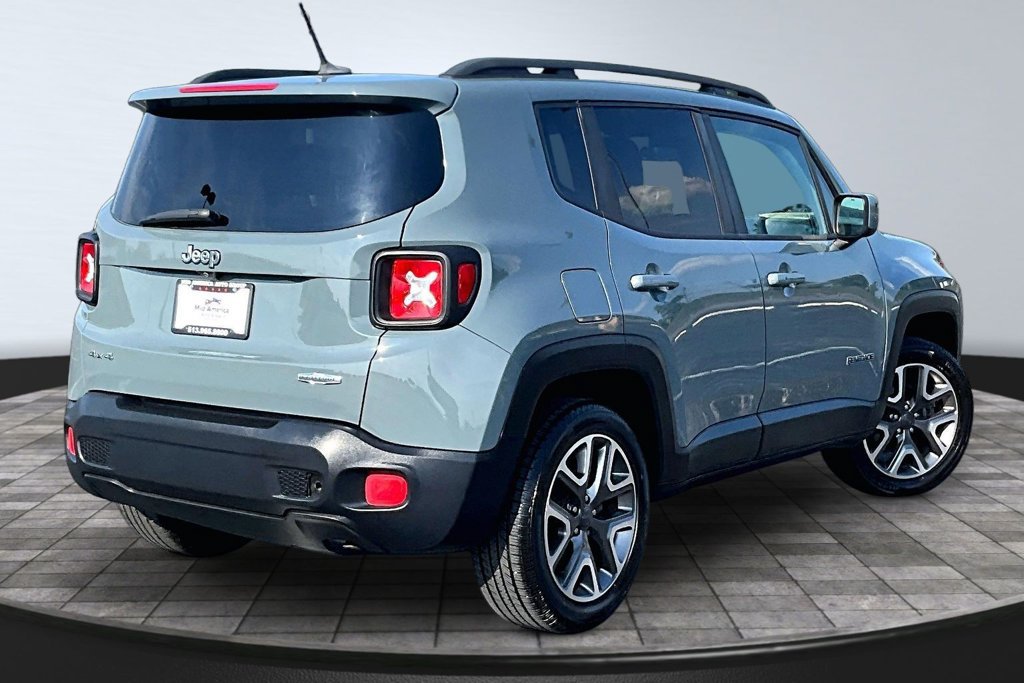 Used 2017 Jeep Renegade Latitude w/ Cold Weather Group AWD/4WD image 2